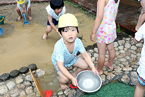 どろんこ遊び　たんぽぽ・ひまわり