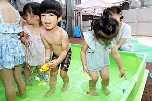 水遊び　楽しかったね！　ひよこ