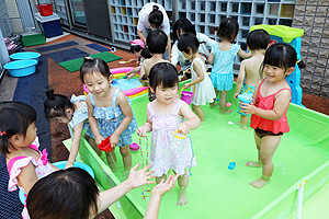 水遊び　楽しかったね！　ひよこ