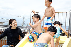 プール活動　ばら・すみれ・ひまわり