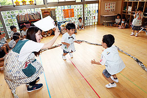 おすもうさんごっこ　きりん