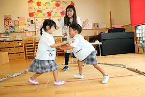 おすもうさんごっこ　きりん