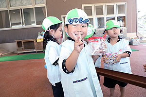 カラフル流しそうめん🍜　楽しかったね！　ことり・きりん