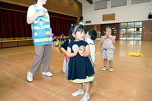 エンゼル七夕まつり　おかしのつかみどり・的当て・わなげ　年少　NO.1