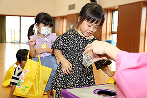 エンゼル七夕まつり　おかしのつかみどり・的当て・わなげ　年少　NO.2