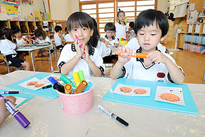 敬老の日のハガキの制作　ばら・すみれ・たんぽぽ