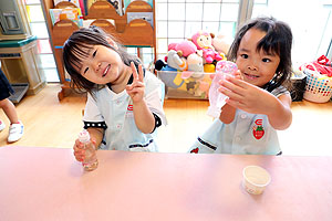 夏の思い出ボトルの制作　こあら