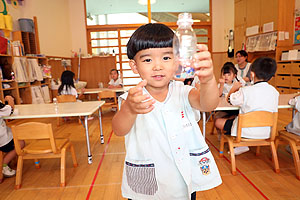 夏の思い出ボトルの制作　こあら