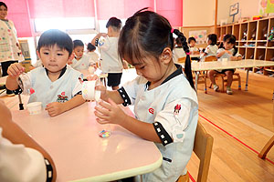 夏の思い出ボトルの制作　こあら