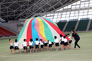 運動会予行4　　　年長組　バルーン