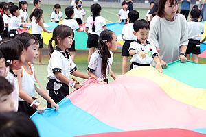 運動会予行4　　　年長組　バルーン