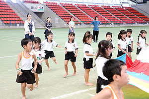 運動会予行4　　　年長組　バルーン