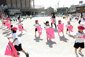 運動会予行が行われました　リズム　年中組