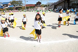 運動会予行が行われました　リズム　年中組