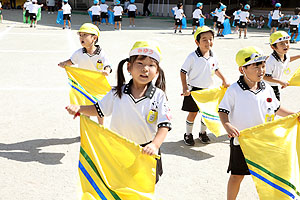 運動会予行が行われました　リズム　年中組