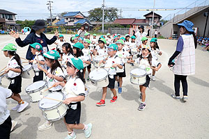 運動会予行が行われました　鼓笛　A・B