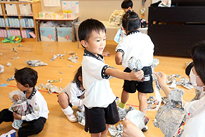 新聞遊び　たんぽぽ