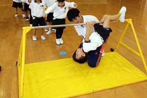 体操教室　鉄棒頑張りました‼　ひまわり