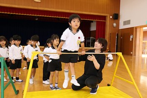 体操教室　鉄棒頑張りました‼　ひまわり