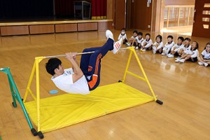 体操教室　鉄棒がんばったね‼　さくら