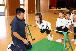 体操教室　鉄棒がんばったね‼　さくら
