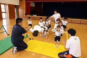 体操教室　鉄棒がんばったね‼　さくら