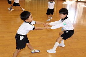 体操教室　鉄棒がんばったね‼　さくら