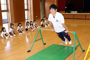 体操教室　鉄棒がんばったね‼　たんぽぽ