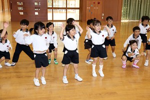 体操教室　鉄棒がんばったね‼　たんぽぽ