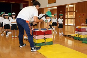 体操教室　跳び箱にチャレンジ　A