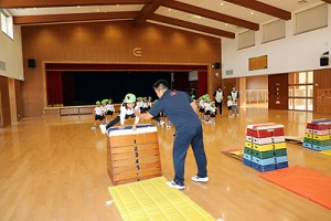 体操教室　跳び箱にチャレンジ　B