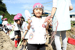 エンゼル自然体験農園でおいもほり　　年中