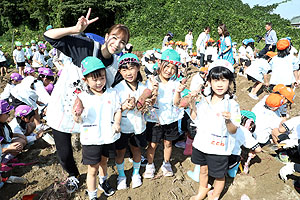 エンゼル自然体験農園でおいもほり　　年長