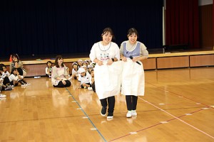 エンゼルホールで楽しい運動あそび‼　年長B・年中たんぽぽ