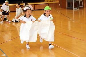 エンゼルホールで楽しい運動あそび‼　年長B・年中たんぽぽ