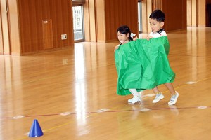 エンゼルホールで楽しい運動あそび‼　年長B・年中たんぽぽ