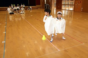 エンゼルホールで楽しい運動あそび‼　年長B・年中たんぽぽ