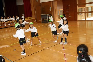 エンゼルホールで楽しい運動あそび‼　年長B・年中たんぽぽ