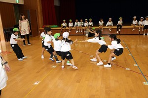 エンゼルホールで楽しい運動あそび‼　年長B・年中たんぽぽ