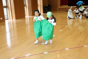 エンゼルホールで楽しい運動あそび‼　年長B・年中たんぽぽ