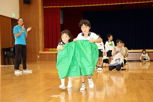 エンゼルホールで楽しい運動あそび‼　年長B・年中たんぽぽ