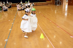 エンゼルホールで楽しい運動あそび‼　年長B・年中たんぽぽ