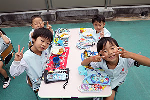 デッキゾーンでお給食美味しかったね　すみれ