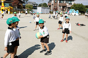 元気いっぱい園庭遊び！　A・B・うさぎ・りす・ことり・ひよこ　NO.1