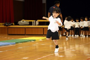 体操教室　ブリッジ・片足跳び　ひまわり