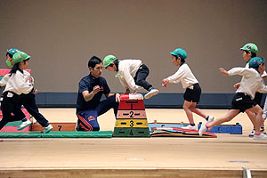 文化会館でリズム予行　年長Bチーム