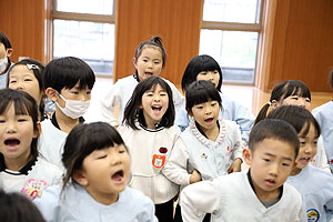 歌・カスタの予行が行われました　年長Aチーム