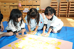 エンゼル幼稚園のお誕生日おめでとう　りす・ひよこ