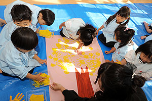 エンゼル幼稚園のお誕生日おめでとう　りす・ひよこ