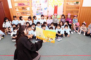 エンゼル幼稚園のお誕生日おめでとう　りす・ひよこ